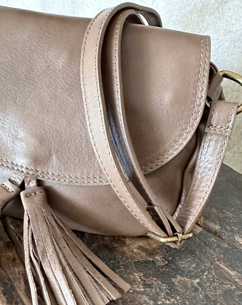 BOLSO CARTERA PIEL BORLAS - Monica Ecco