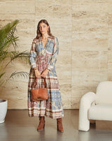 BOLSO DE PIEL CON TACHAS Y SOLAPA CUERO - Monica Ecco