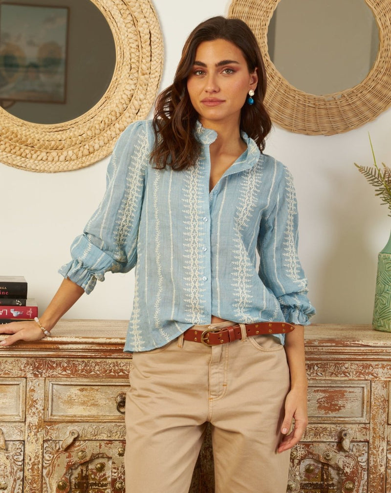 CAMISA CENEFAS BORDADAS AZUL - Monica Ecco