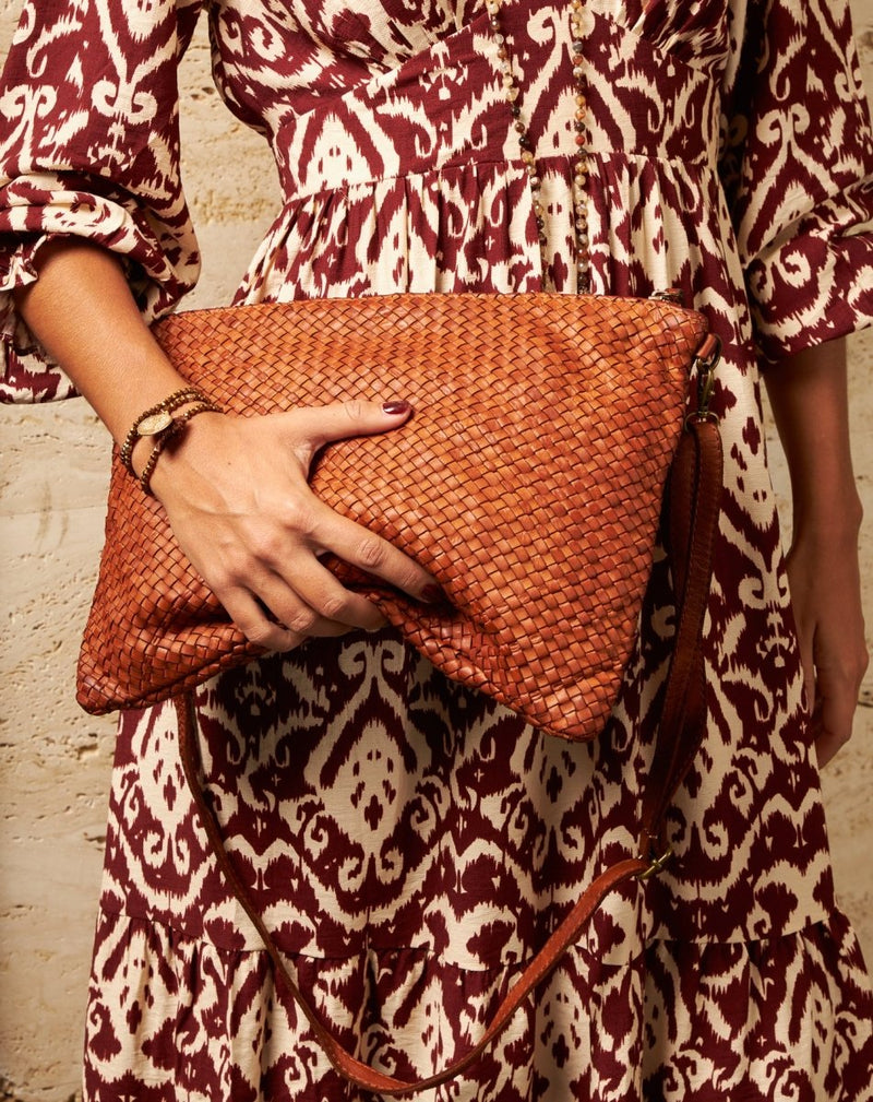 CARTERA GRANDE TRENZADA CUERO - Monica Ecco