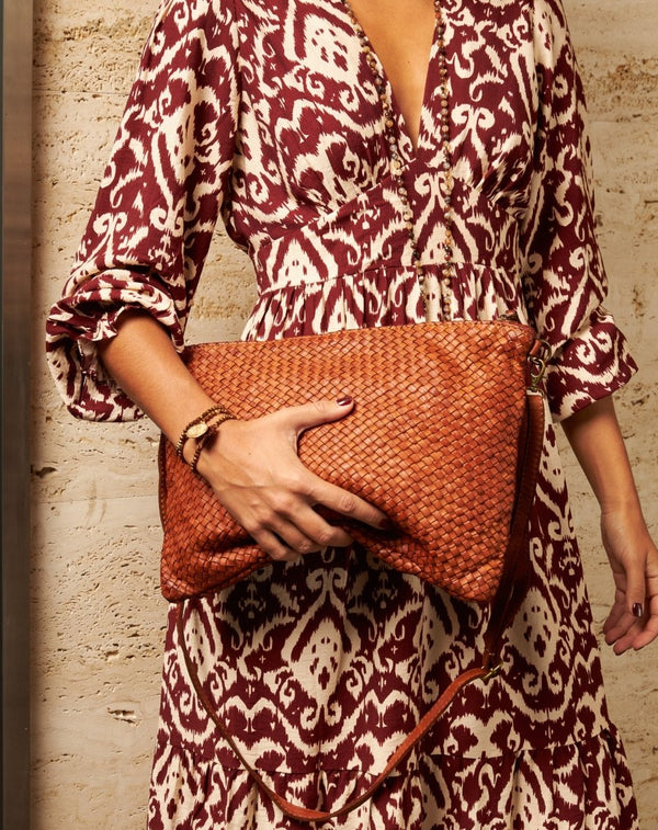 CARTERA GRANDE TRENZADA CUERO - Monica Ecco