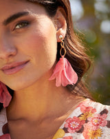 PENDIENTES PETALOS CORAL LARGOS - Monica Ecco