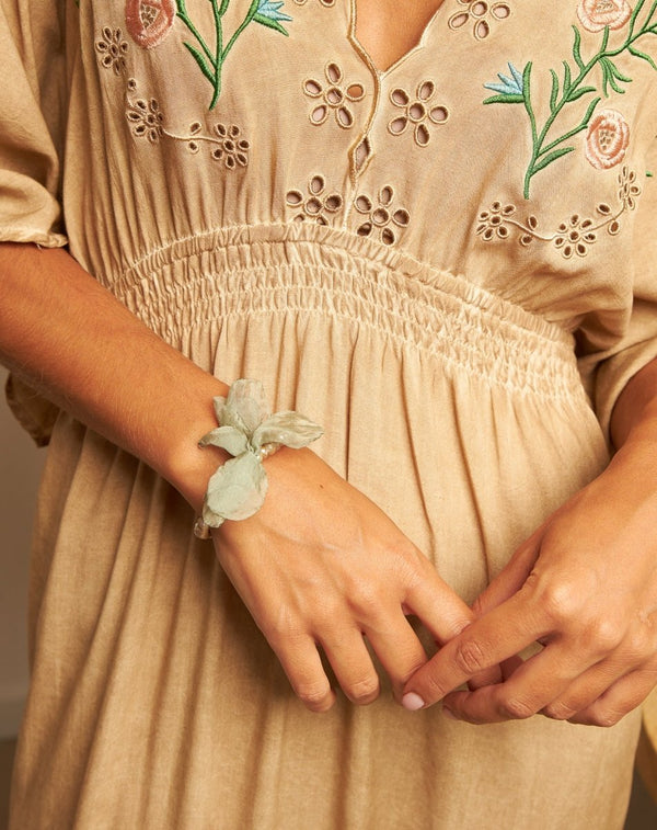 PULSERA ELÁSTICA PETALOS KAKHI - Monica Ecco